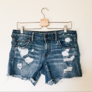 American Eagle ripped shorts